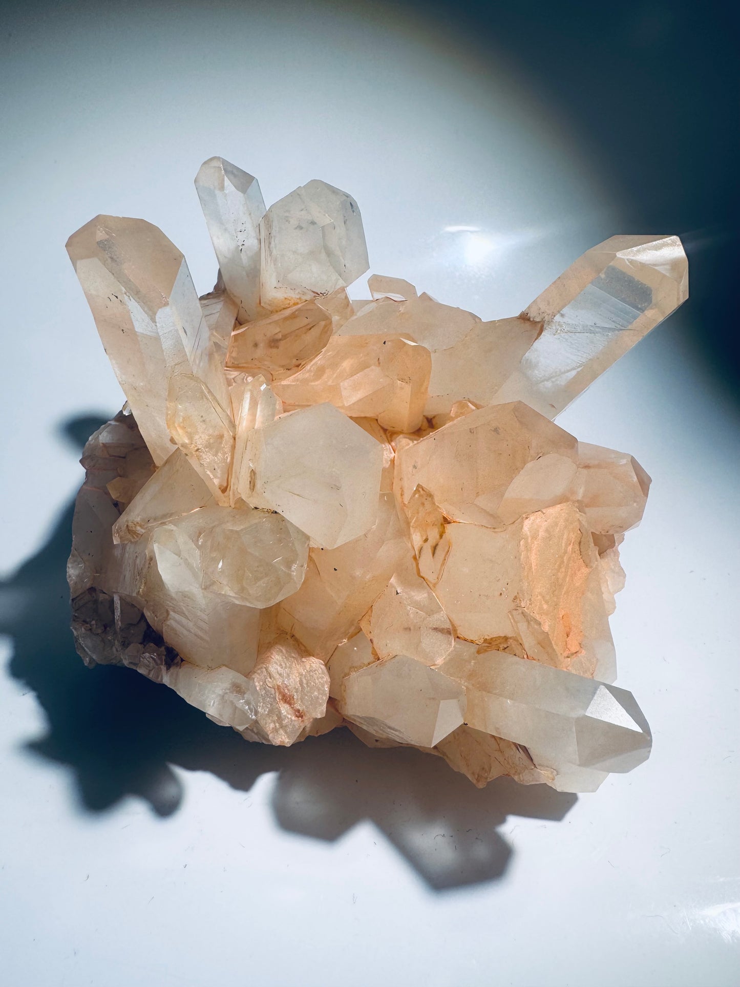 Seltene Himalaya-Quarzstufe mit sanftem Rosaschimmer & ethischer Herkunft ✨