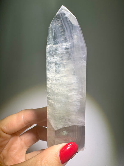 Tour de fluorite pastel très rare - 13 cm, 225 g