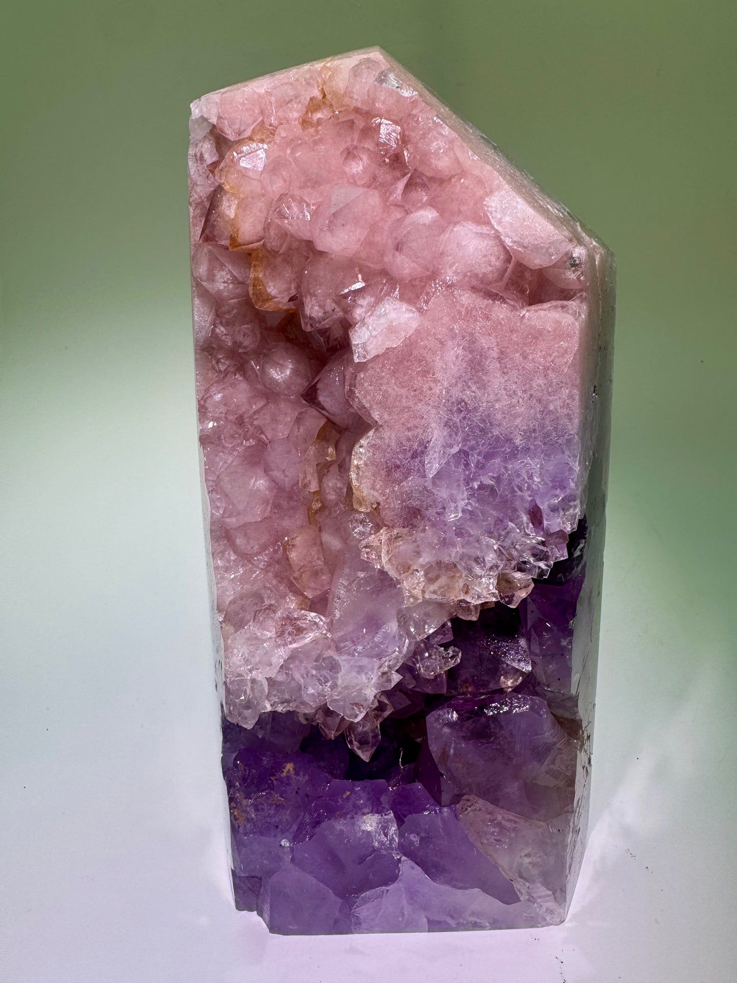 Riesige Pink-Amethyst-Spitze mit grossen Kristallen – 21,5 cm | 2,68 kg