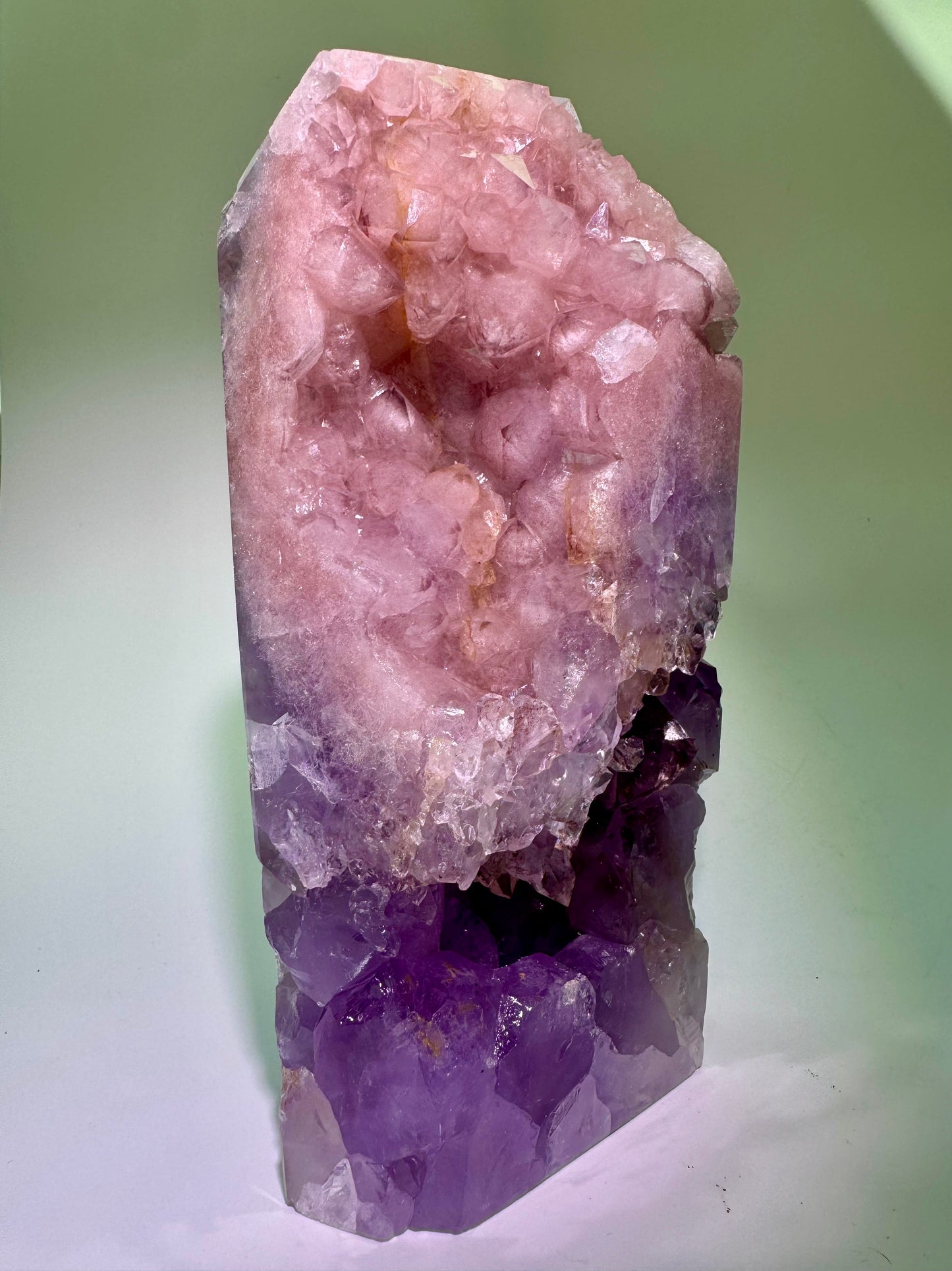 Riesige Pink-Amethyst-Spitze mit grossen Kristallen – 21,5 cm | 2,68 kg
