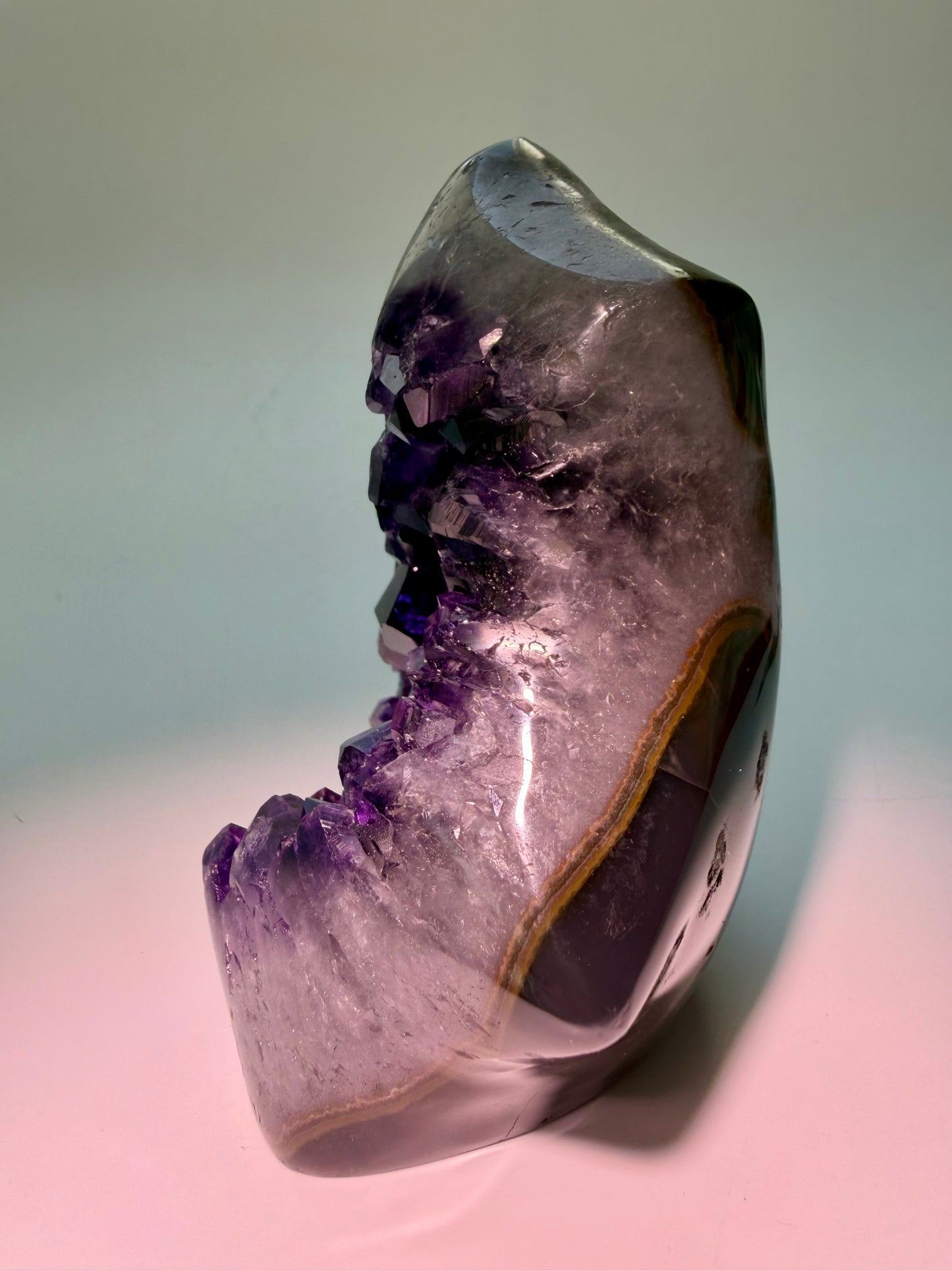 Amethyst Freeform aus Uruguay, Tiefviolett, 11 cm, 636 g
