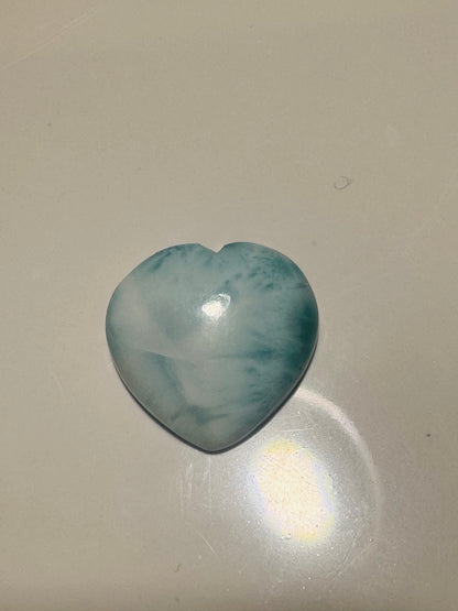 Larimar Herzstein 1,6 cm handgeschliffen – Edelsteinherz kaufen