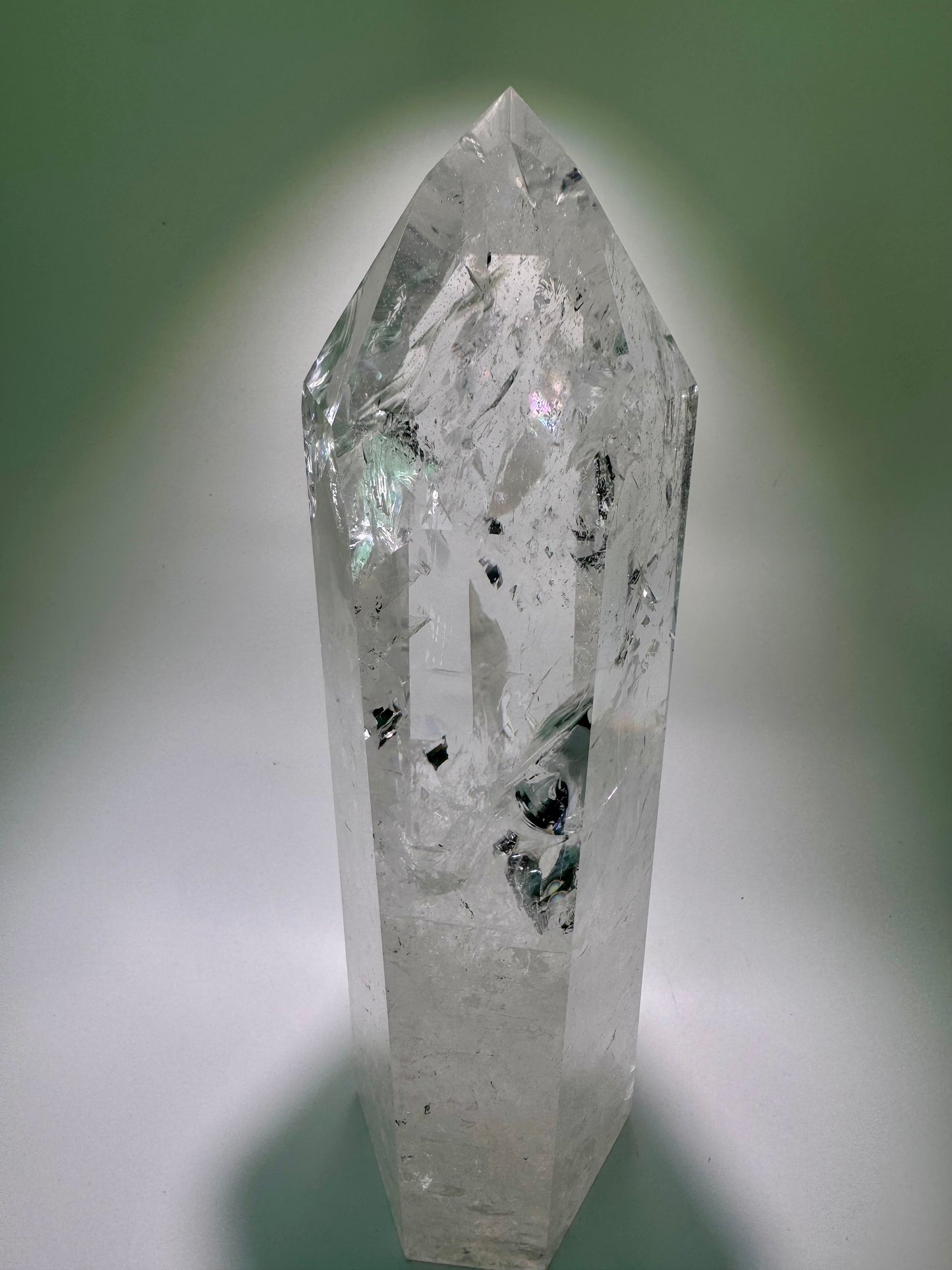 Lemurian Kristallspitze XXL – 37 cm, 5.5 kg Meisterkristall mit innerem Feuer