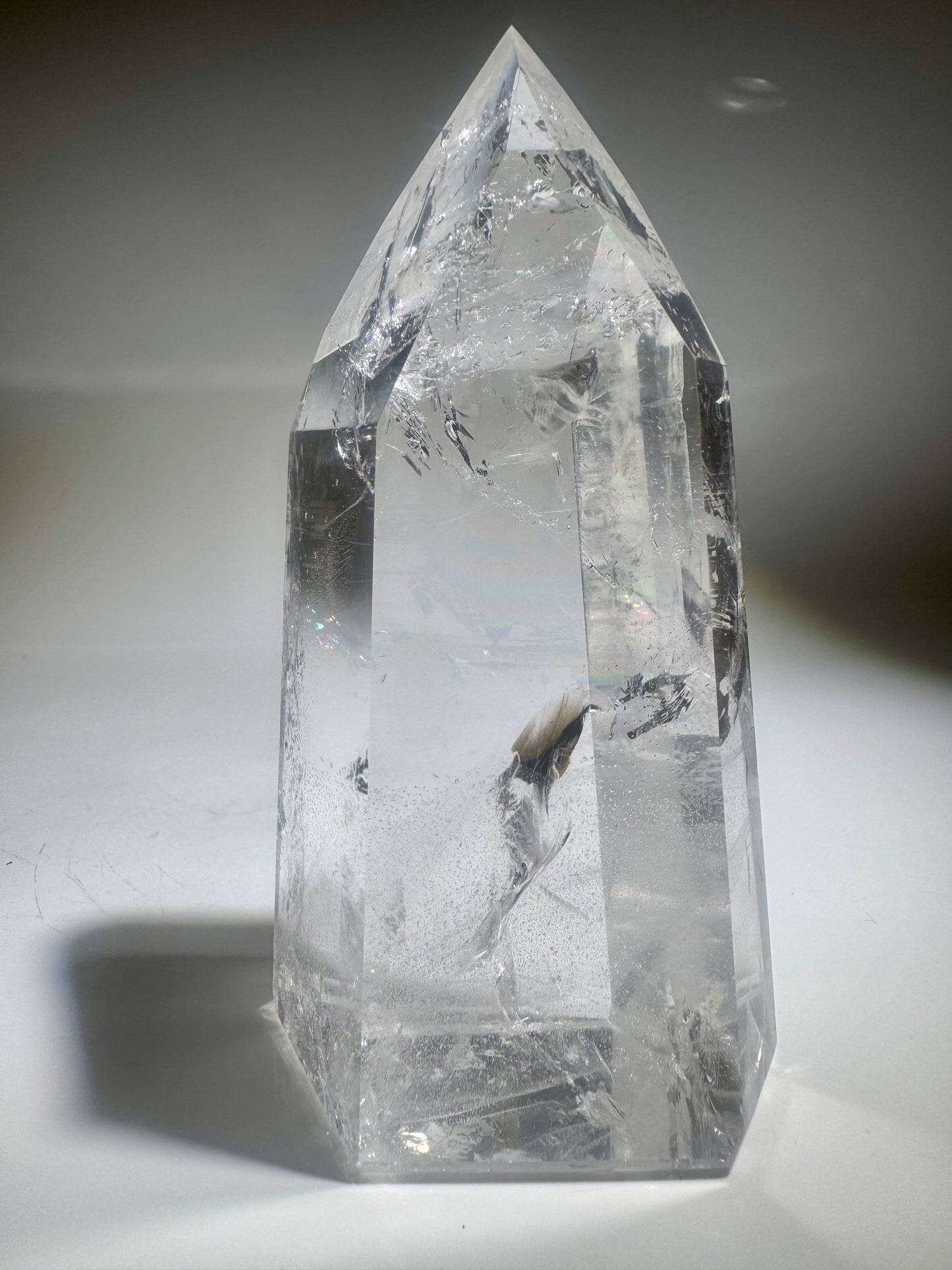Ultra-clear Lemurian crystal point from Bahia, Brazil – 19 cm, 1.68 kg – Rainbow, fire &amp; exceptional transparency