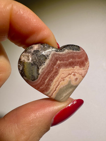 Lovely Rhodochrosite heart with a wonderful color gradient 💖 - 3.2cm