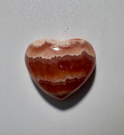 Joli cœur en rhodochrosite avec un magnifique dégradé de couleurs 💖 - 1,7 cm