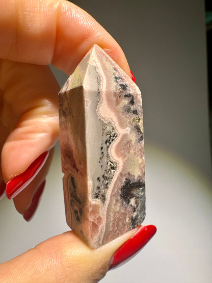 Wunderschöne Rhodochrosit Spitze mit wunderbarem Farbverlauf 💕 - 4.7cm
