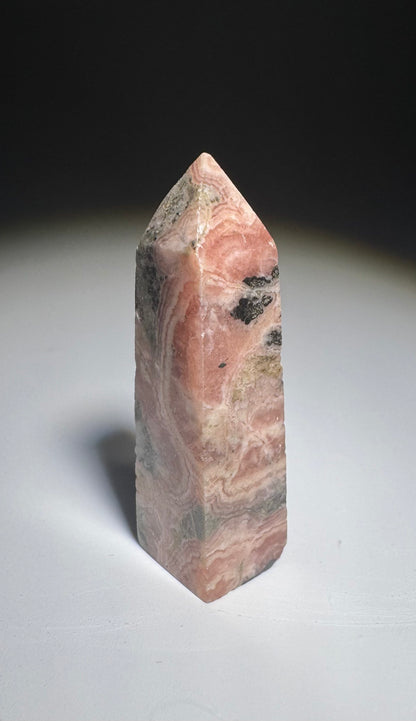 Jolie dentelle en rhodochrosite avec un magnifique dégradé de couleurs 💕 - 4,4 cm