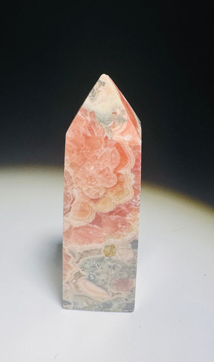 Dentelle de rhodochrosite enchanteresse avec un merveilleux dégradé de couleurs 💕 - 4,3 cm