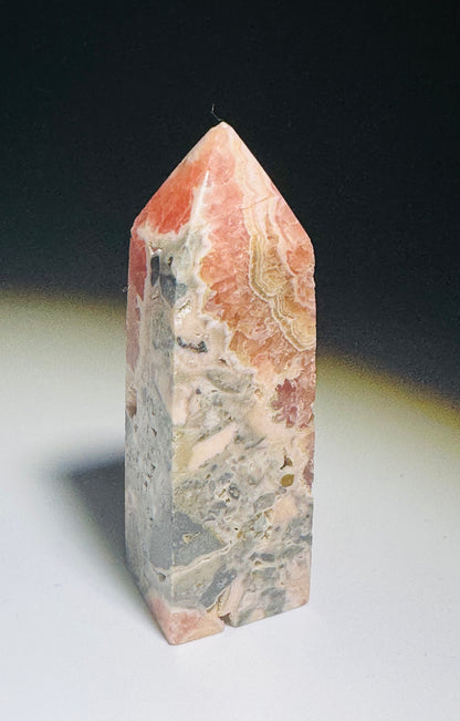 Dentelle de rhodochrosite enchanteresse avec un merveilleux dégradé de couleurs 💕 - 4,3 cm