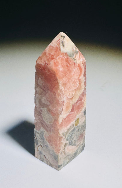 Dentelle de rhodochrosite enchanteresse avec un merveilleux dégradé de couleurs 💕 - 4,3 cm