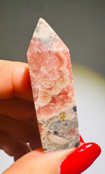 Dentelle de rhodochrosite enchanteresse avec un merveilleux dégradé de couleurs 💕 - 4,3 cm