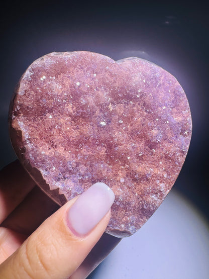 Rainbow Amethyst Herz 9 cm – Doppelkristallisation in Rosa | Premium Qualität
