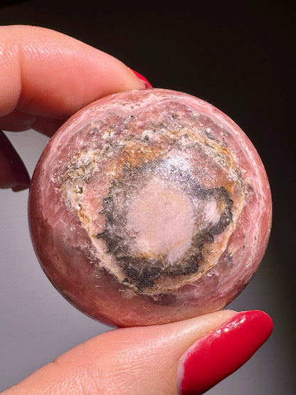 Traumhafte Rhodochrosit Kugel mit intensivem Farbverlauf ✨ 💕 - 4.1cm