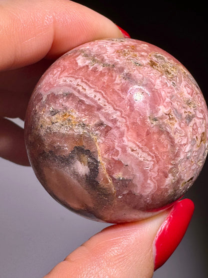Traumhafte Rhodochrosit Kugel mit intensivem Farbverlauf ✨ 💕 - 4.1cm