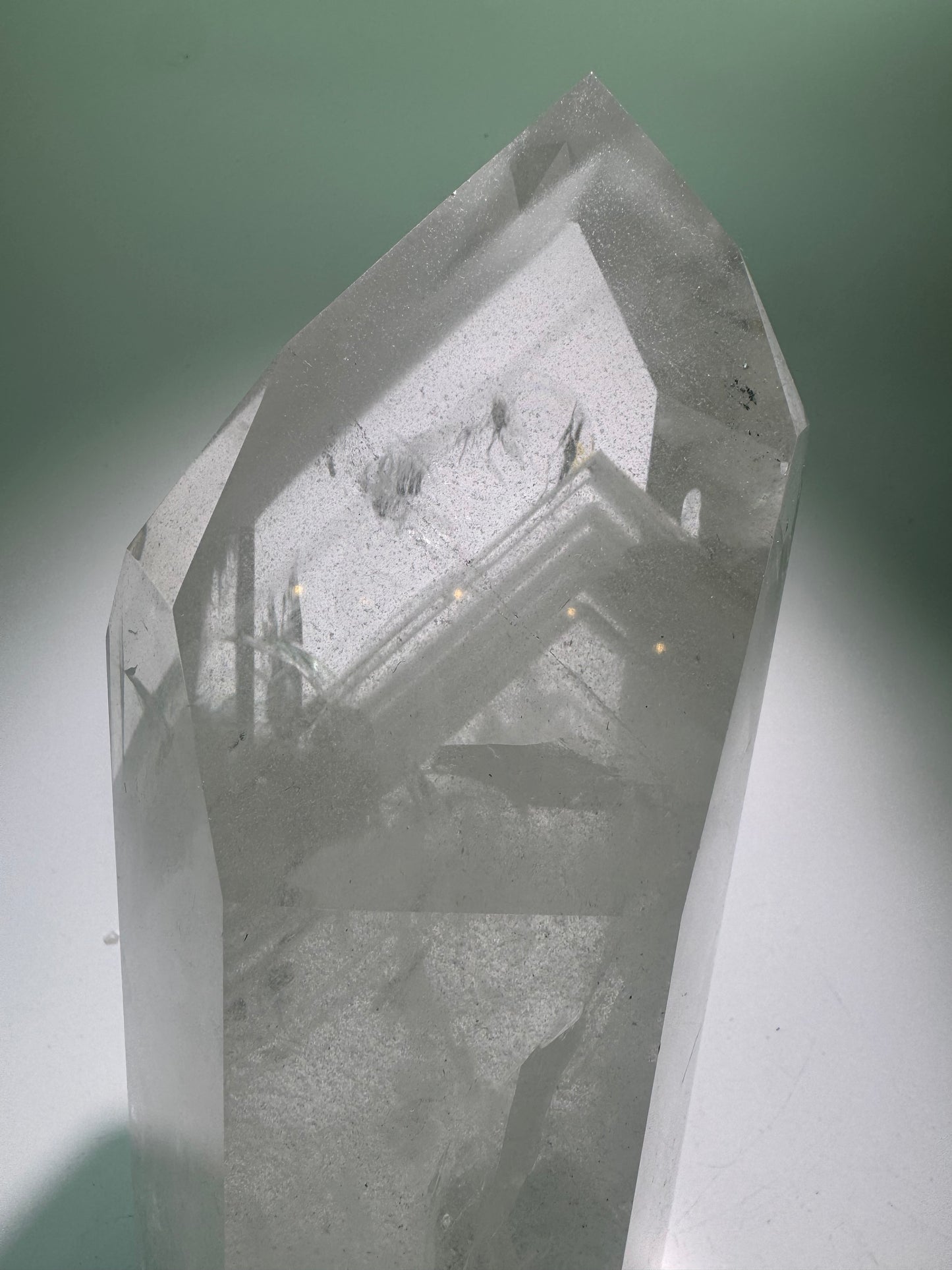 XL Phantom Bergkristallspitze 3,02 kg – 23 cm klarer Quarz aus Brasilien