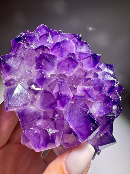 Amethyststufe 12,3 cm – Dunkelviolette Spitzen aus Uruguay Premium Qualität