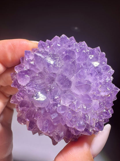 Bezaubernde Amethystblüte Lavendel 5,5 cm – Symmetrisches Naturwunder