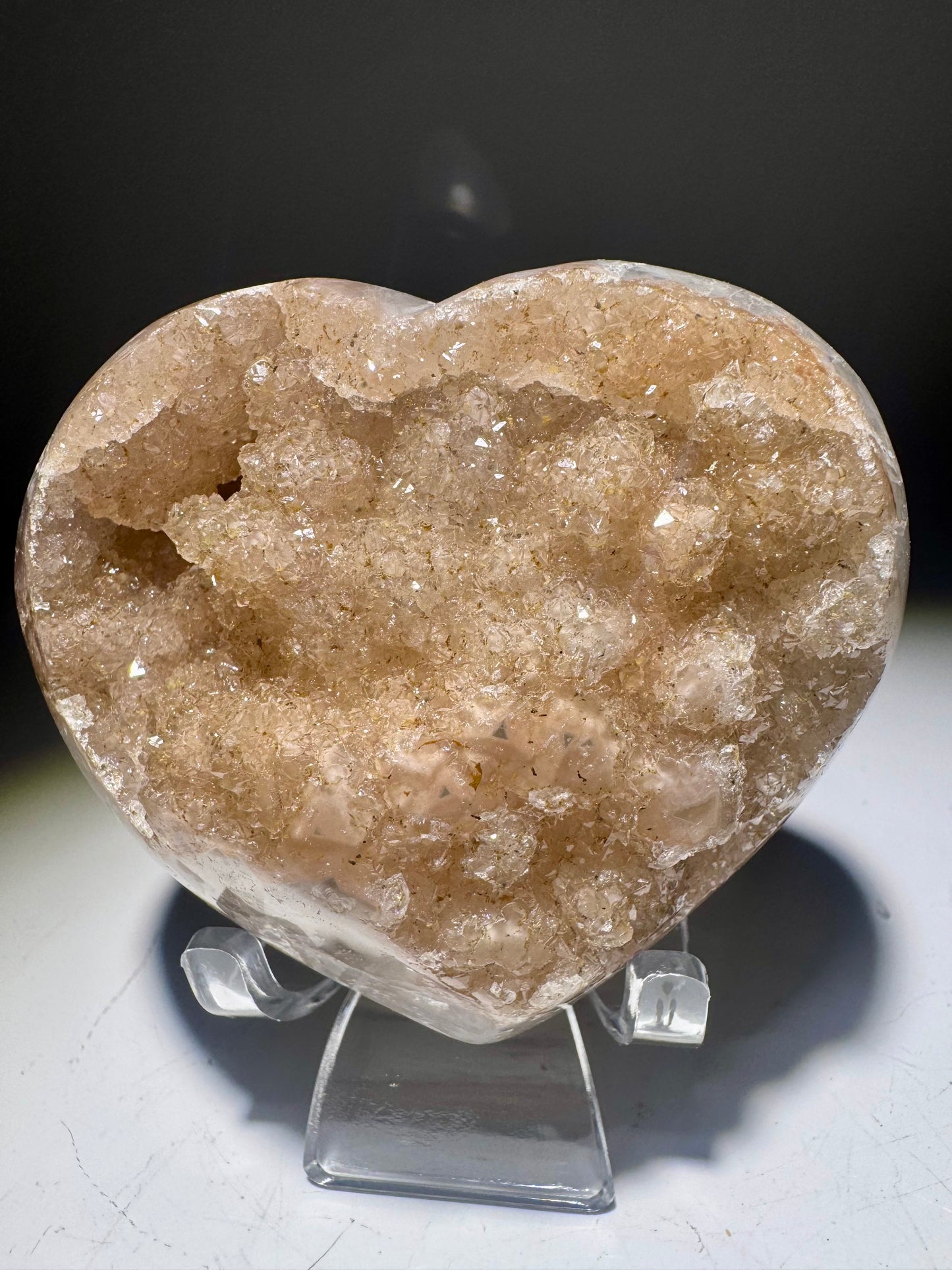 Rainbow Amethyst Herz 7,7 cm – seltene Doppelkristallisation in Lachsrosa