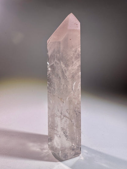 Pink-Lithium Kristall 14 cm mit Phantomen – 222 g – ultraklar & seltene Museumsqualität aus Brasilien