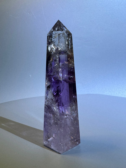 Bezaubernde Phantom Amethyst Spitze – 10.7 cm, 1A-Qualität (extra klar)