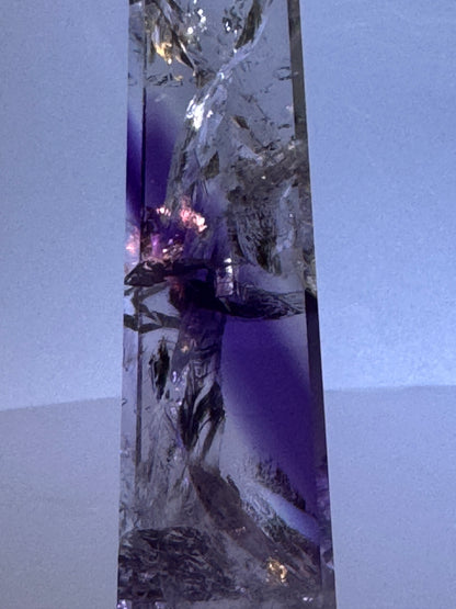 Bezaubernde Phantom Amethyst Spitze – 10.7 cm, 1A-Qualität (extra klar)