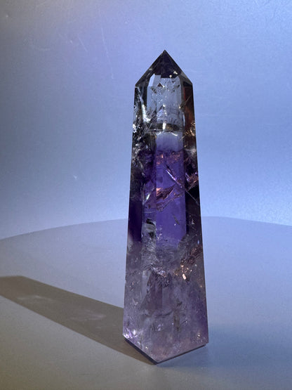 Bezaubernde Phantom Amethyst Spitze – 10.7 cm, 1A-Qualität (extra klar)