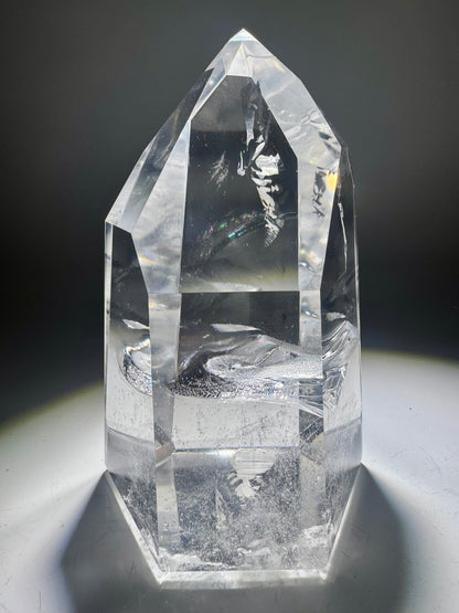 Lemurian Kristallspitze 12,6 cm – 815 g 🌈 Extra klar mit Regenboge