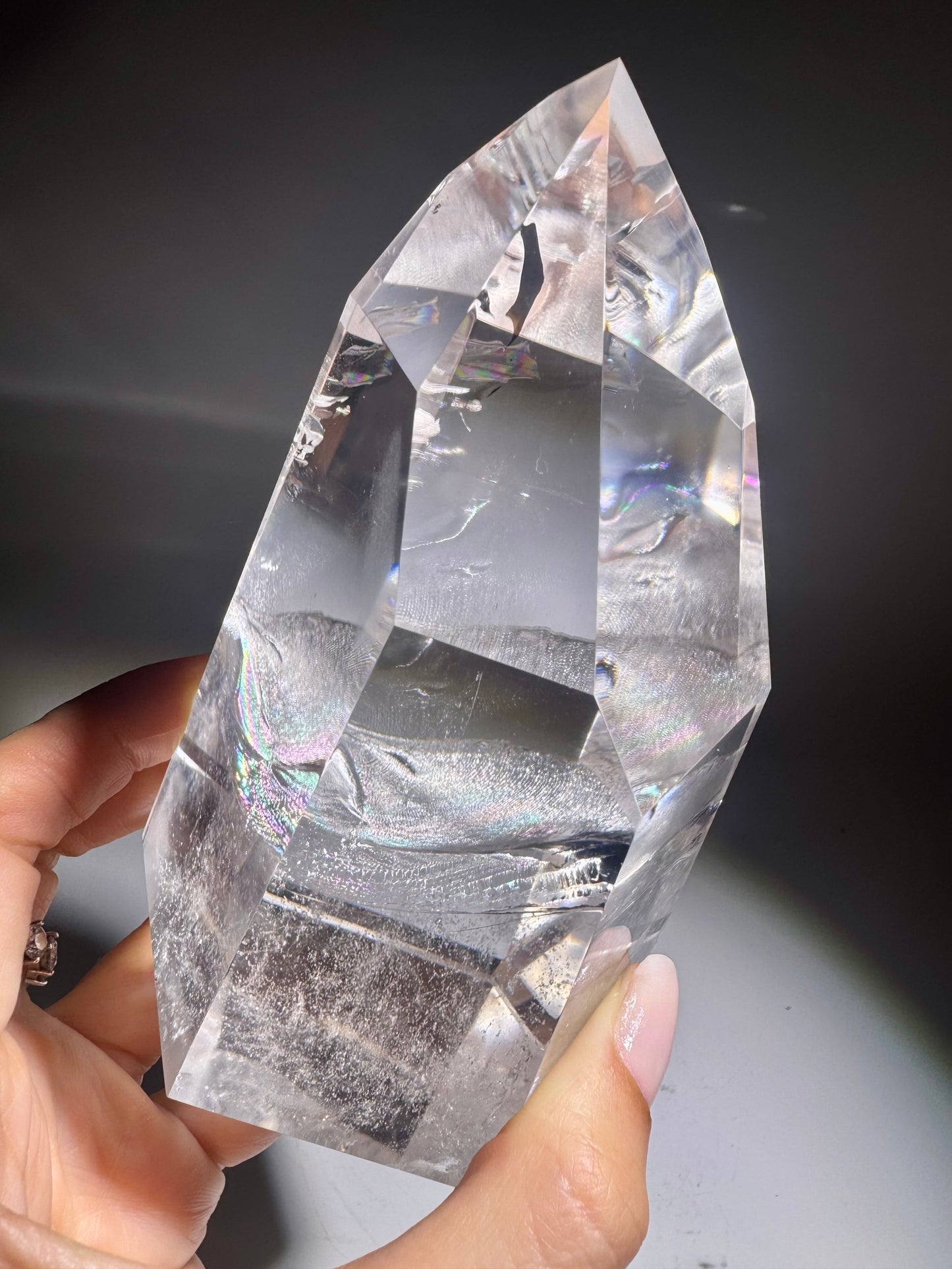 Lemurian Kristallspitze 12,6 cm – 815 g 🌈 Extra klar mit Regenboge