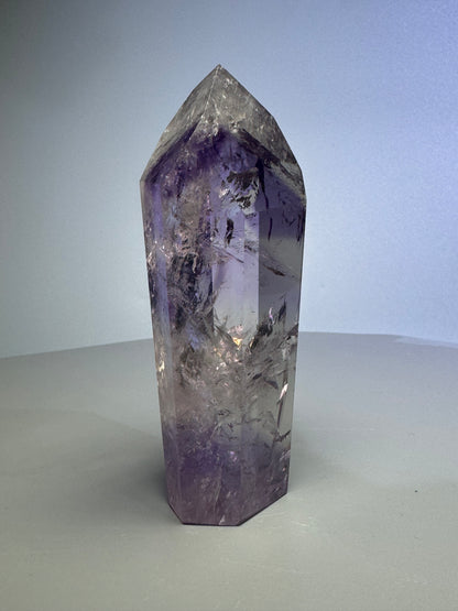 Phantom Amethyst Spitze mit Regenbogen - 10.3cm, 166g