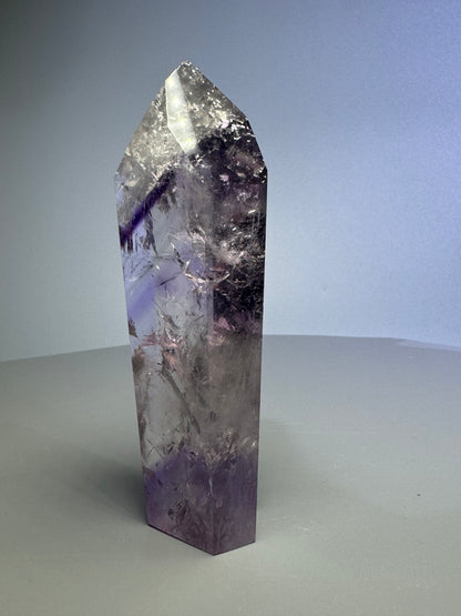 Phantom Amethyst Spitze mit Regenbogen - 10.3cm, 166g