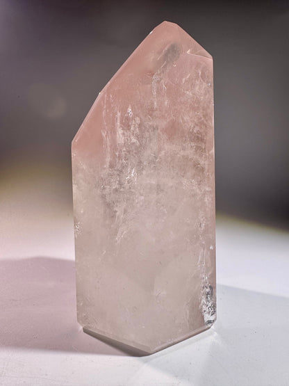 Pink Lithium Doppelspitze 15 cm – Rosa Edelstein mit Phantomen aus Brasilien (1,317 kg)