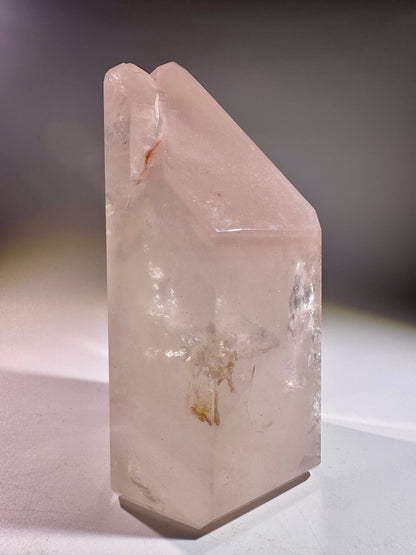 Pink Lithium Doppelspitze 15 cm – Rosa Edelstein mit Phantomen aus Brasilien (1,317 kg)