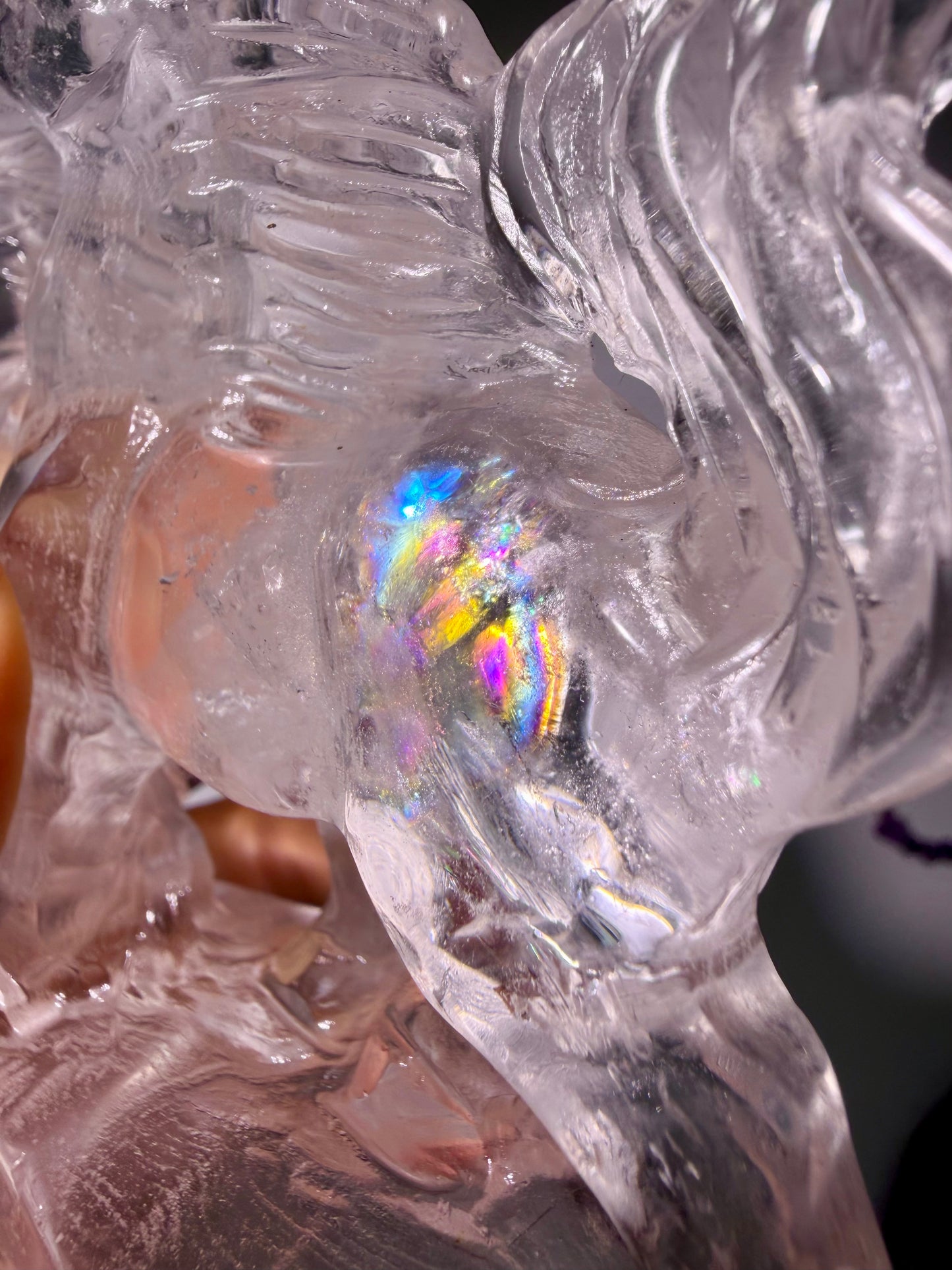Bergkristall Pferdeskulptur aus extra klarem Bergkristall • Handarbeit • Regenbogen