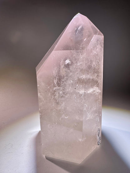 Pink Lithium Doppelspitze 15 cm – Rosa Edelstein mit Phantomen aus Brasilien (1,317 kg)