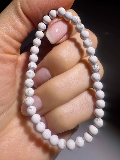 Howlit Armband – Sanfter Begleiter für Ruhe & Balance | Edelsteinarmband