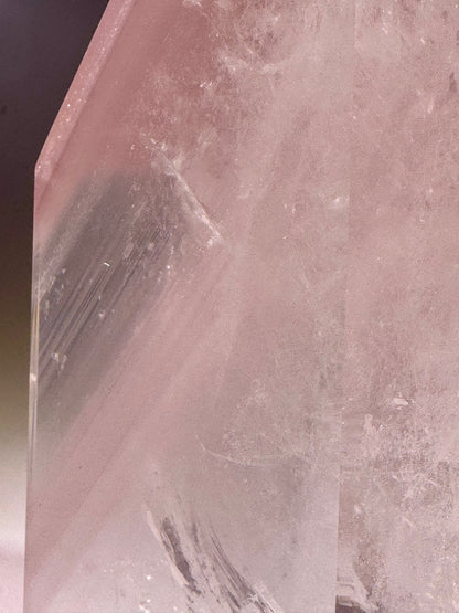 Pink-Lithium Kristall mit Phantomen – 19,5 cm – 2,5 kg – Museumsqualität aus Brasilien