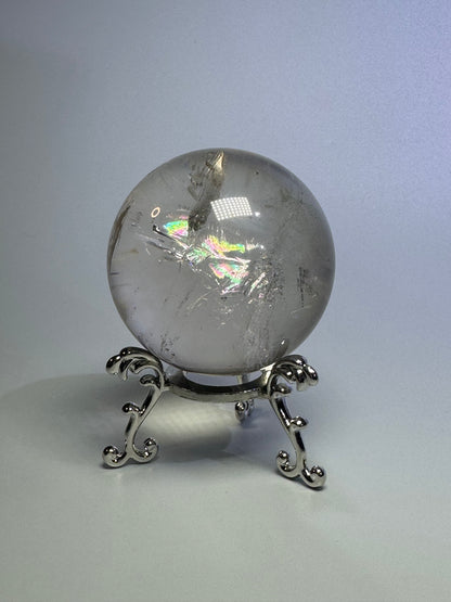 Sphère de cristal de roche très claire avec arc-en-ciel - 5,5 cm, 336 g