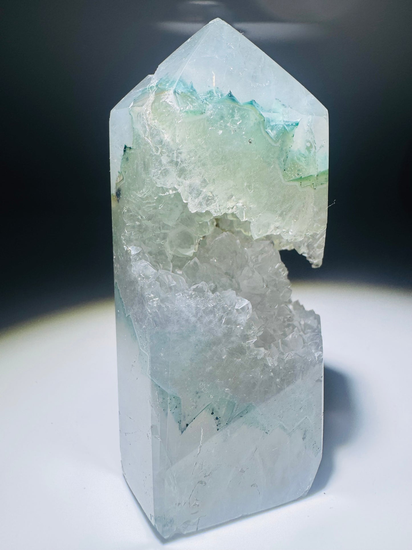 Seltene Achatspitze in Mintgrün 8.5 cm – Natürliches Unikat aus Brasilien 💚