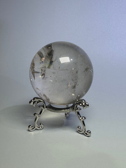 Sphère de cristal de roche très claire avec arc-en-ciel - 5,5 cm, 336 g