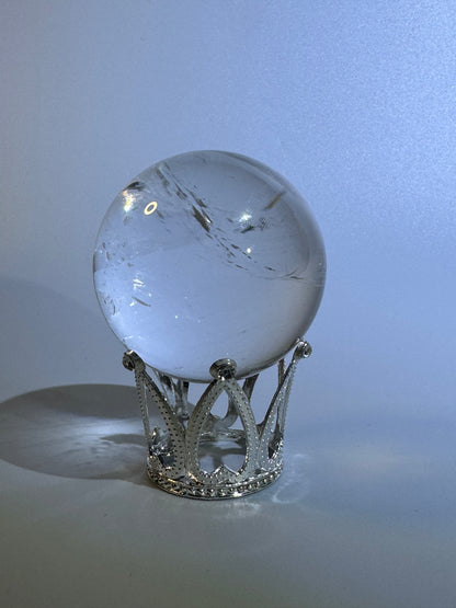 Sphère de cristal de roche très claire - 5,2 cm, 213 g