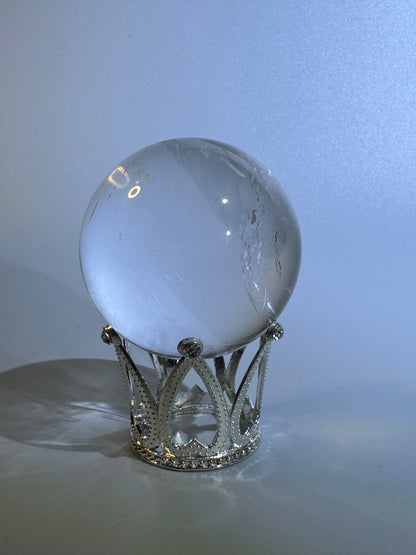 Sphère de cristal de roche très claire - 5,2 cm, 213 g
