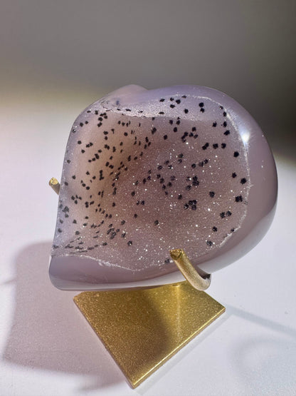 Achat-Herz mit Galaxie-Effekt auf goldenem Ständer ca. 7 x 6 cm – Brasilien Unikat