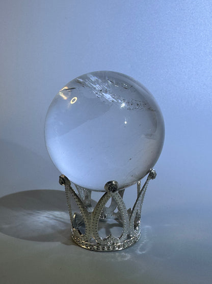 Sphère de cristal de roche très claire - 5,2 cm, 213 g