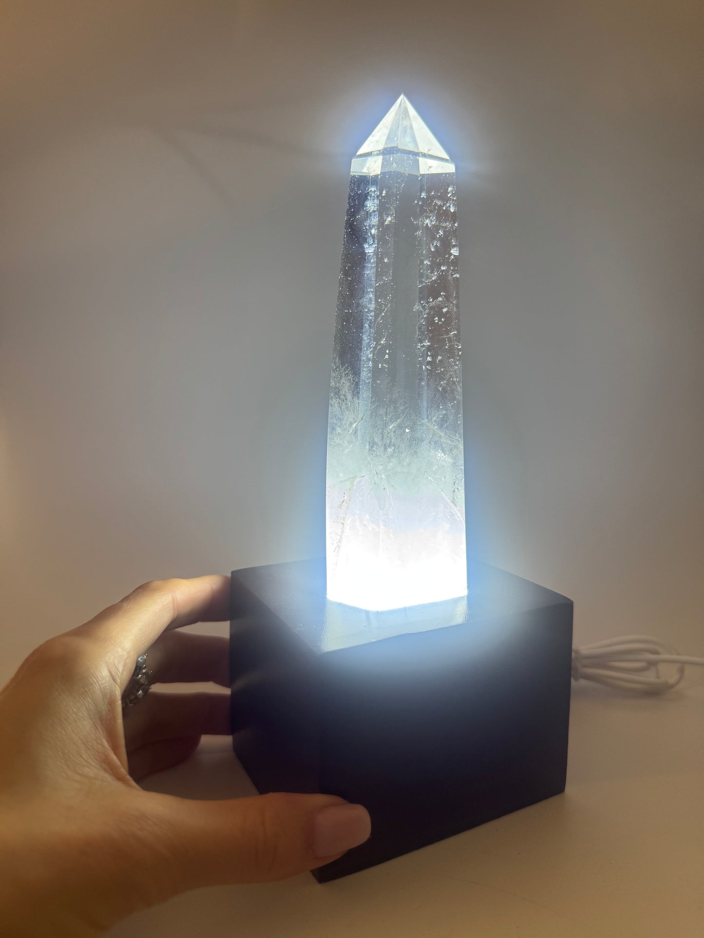 Premium Bergkristall aus Brasilien mit Beleuchtung & Sockel – 1A-Qualität✨ | 22 cm