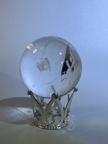 Sphère de cristal de roche très claire - 5,2 cm, 213 g