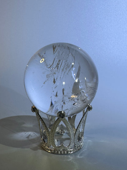 Sphère de cristal de roche très claire - 5,2 cm, 213 g