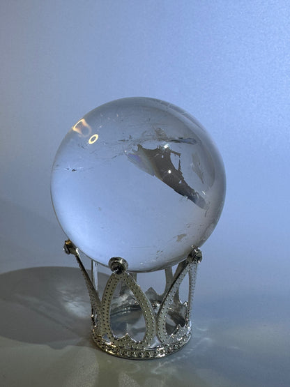 Sphère de cristal de roche très claire - 5,2 cm, 213 g