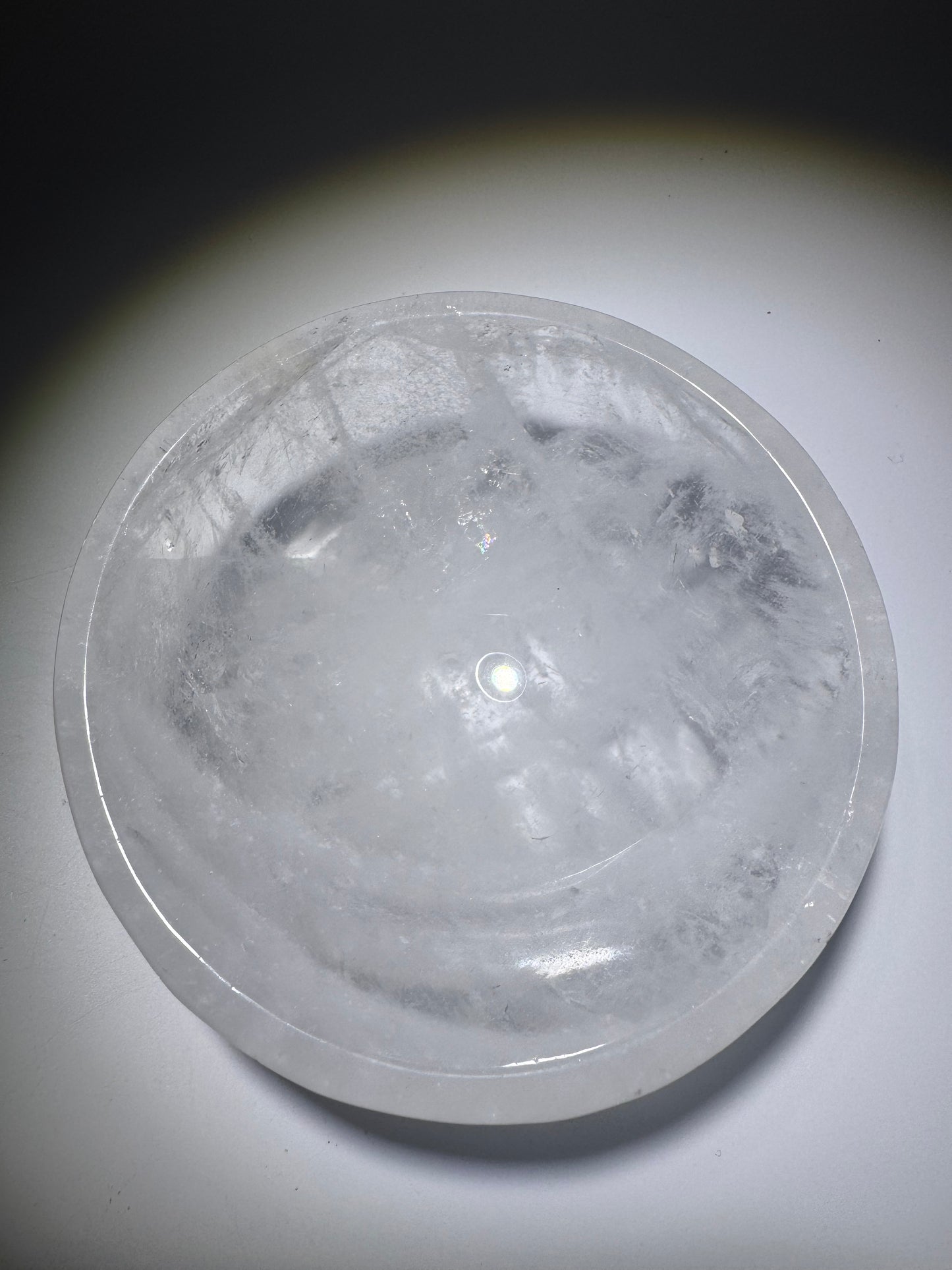 Bergkristall-Schale aus Brasilien – Handgeschliffene Quarz-Schale 10.5x4 cm mit Regenbogen
