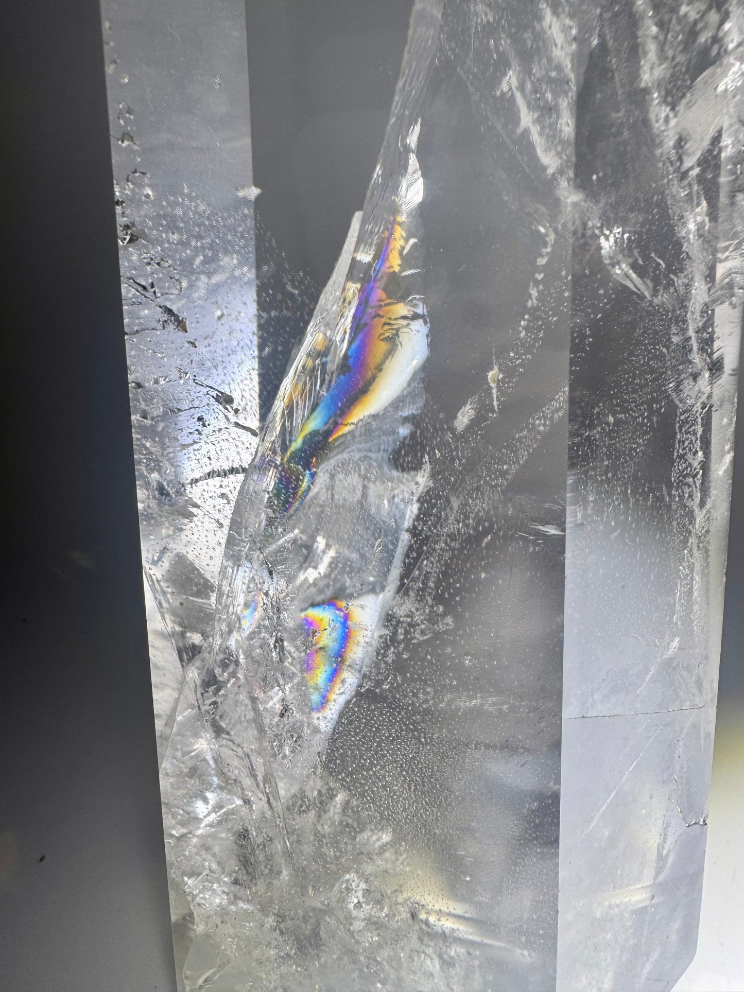 Lemurian Kristallspitze 27 cm – Extra klare Premium Qualität mit Regenbogen